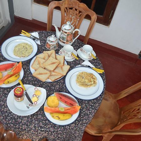 Hansi Villa Bentota Rum bild