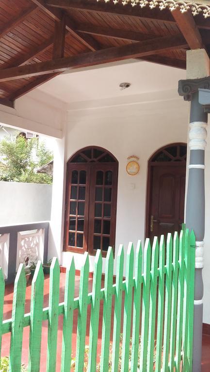 Hansi Villa Bentota Exteriör bild